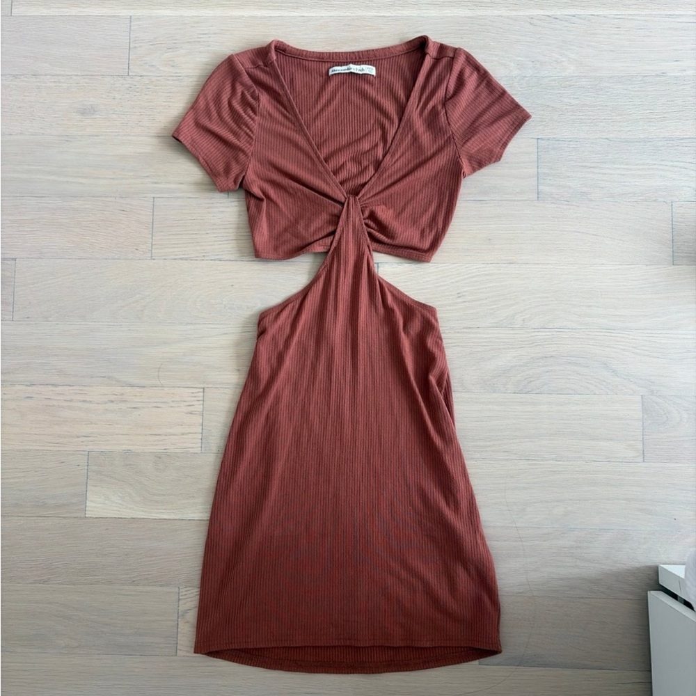 Abercrombie & Fitch Rust Ribbed Knot-Front Cutout Dress